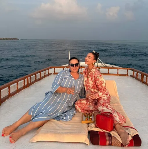 Ольга Бузова с мамой на яхте Ольга Бузова с мамой на яхте