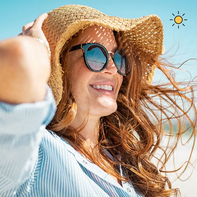 Морская вода, солнце и хлорка: как защитить окрашенные волосы от всех угроз лета