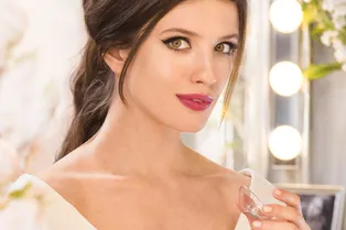 Анна Чиповская стала лицом нового аромата Avon Анна Чиповская стала лицом нового аромата Avon