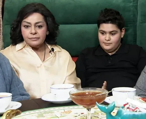 Мариам Мерабова с сыном Георгием приняла в своем доме съемочную группу программы «Когда все дома»