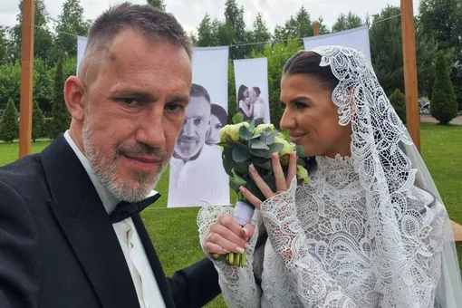 «Приворожила меня»: победитель реалити-шоу «Битва экстрасенсов» Максим Левин женился на 30-летней девушке «Приворожила меня»: победитель реалити-шоу «Битва экстрасенсов» Максим Левин женился на 30-летней девушке