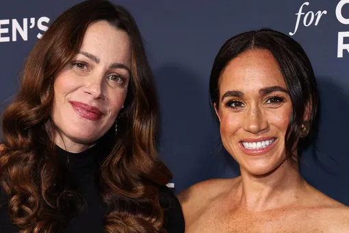 Похоронившая умершего из-за коронавируса сына близкая подруга Меган Маркл родила мальчика и показала его лицо Похоронившая умершего из-за коронавируса сына близкая подруга Меган Маркл родила мальчика и показала его лицо