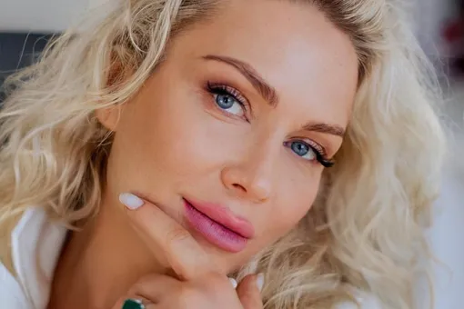 «После третьего ребенка живот уходит сложнее»: Катя Гордон надела облегающее платье через три месяца после родов «После третьего ребенка живот уходит сложнее»: Катя Гордон надела облегающее платье через три месяца после родов