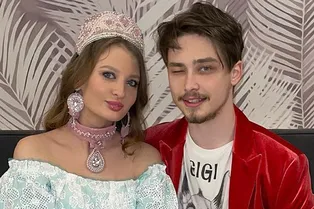 «Кто вам дал право лезть в чужую семью?»: невестку Наташи Королевой возмутила программа о ее свадьбе «Кто вам дал право лезть в чужую семью?»: невестку Наташи Королевой возмутила программа о ее свадьбе