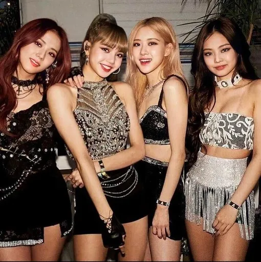 Группа BLACKPINK далеко не сразу стала мегапопулярной и успешной