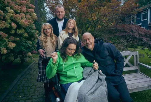 Федор Бондарчук с дочерью Варварой, сыном Сергеем и внучками