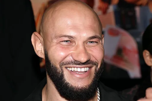 «Я очень рад получить от тебя, брат, эту номинацию»: Джиган со сцены обратился к команде VOICE «Я очень рад получить от тебя, брат, эту номинацию»: Джиган со сцены обратился к команде VOICE