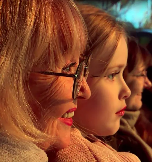 Валентина Заворотнюк с внучкой Милой Чернышевой Валентина Заворотнюк с внучкой Милой Чернышевой