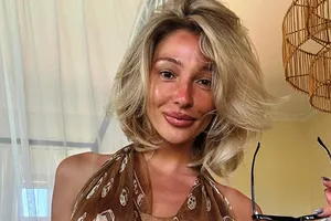 «Куда я пропала после возвращения из Африки?»: Настя Ивлеева обратилась к блогерам и снялась в черном мини