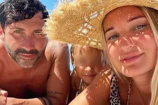 «Мое сердце разбито»: муж умершей после увеличения ягодиц Юлии Бурцевой показал пляжное фото с ней