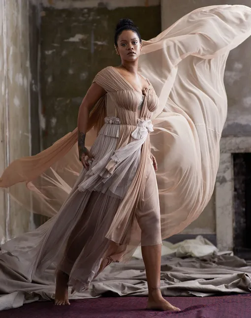 Рианна в образе героини скандинавских мифов Рианна в образе героини скандинавских мифов