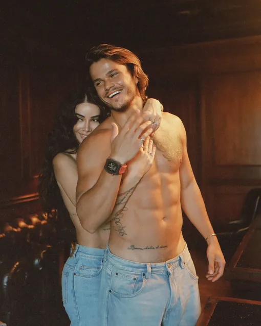 Айза и Степан Кузьменко снялись топлес