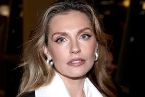 «Пережила операции, мне укоротили ногу»: мама Саши Савельевой судится с транспортной компанией после падения в автобусе