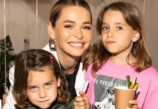 Анна Хилькевич со старшими дочерьми