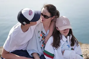 «Мы с мужем наблюдаем взрыв метеорита и звезды»: Марина Александрова пожаловалась на сына и дочь «Мы с мужем наблюдаем взрыв метеорита и звезды»: Марина Александрова пожаловалась на сына и дочь