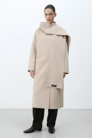 Шерстяное пальто с шарфом Brusnika Шерстяное пальто с шарфом Brusnika