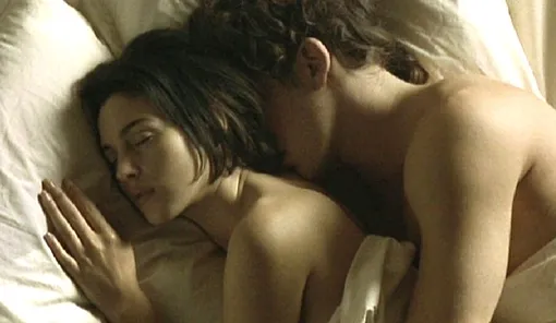 Моника Беллуччи и Венсан Кассель в фильме «Квартира» Моника Беллуччи и Венсан Кассель в фильме «Квартира»