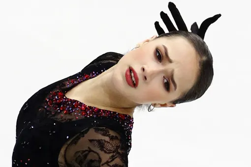 Алина Загитова показала ноги в бинтах и синяках Алина Загитова показала ноги в бинтах и синяках