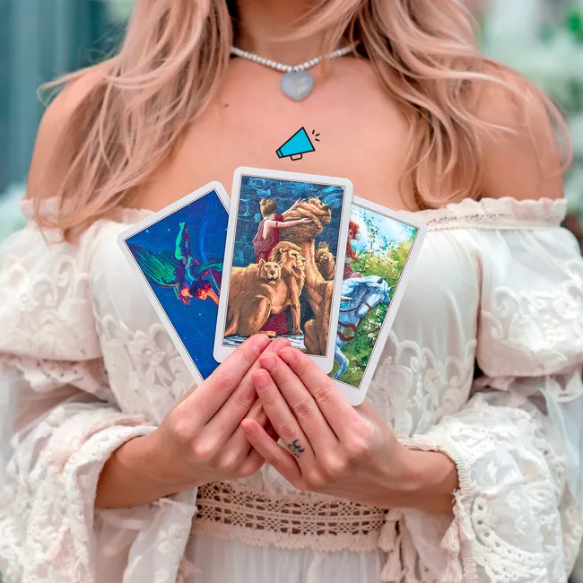 Расклад Таро на 2024 год: выбери карту и узнай свое будущее!