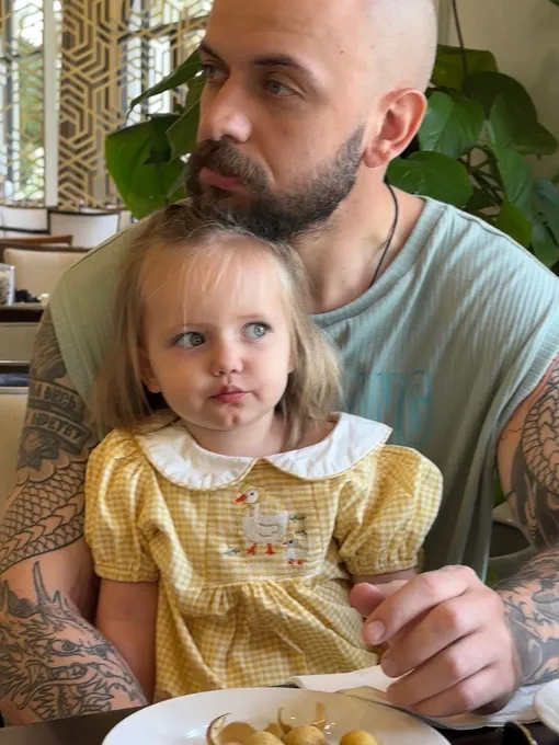 Александр ST поздравил дочь Эльзу с двухлетием Александр ST поздравил дочь Эльзу с двухлетием