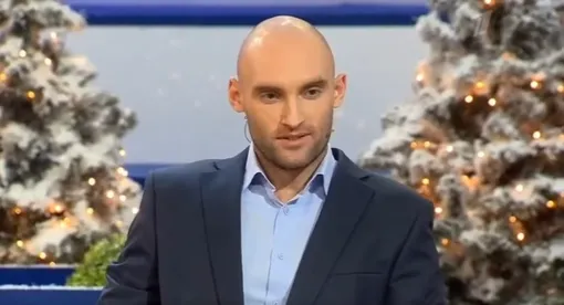 Дмитрий — профессиональный футболист Дмитрий — профессиональный футболист