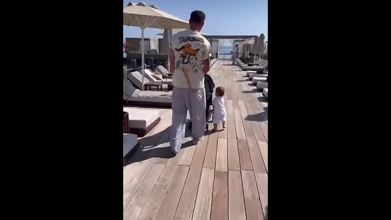 Нажми и смотри