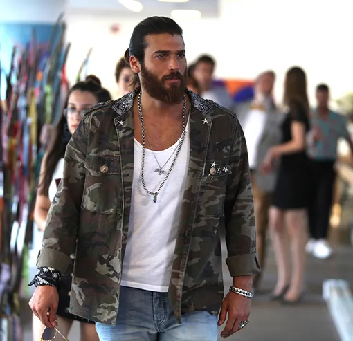 Джан Яман в сериале «Ранняя пташка»