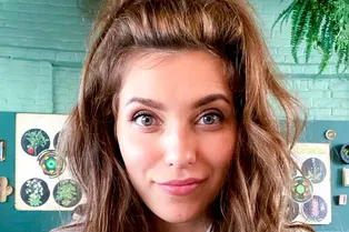 «Я стыдилась скромной груди»: Регина Тодоренко боялась сниматься в купальниках «Я стыдилась скромной груди»: Регина Тодоренко боялась сниматься в купальниках