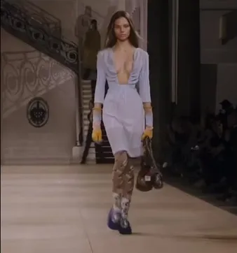 Нажми и смотри