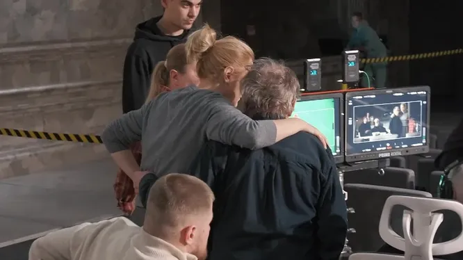 Нажми и смотри