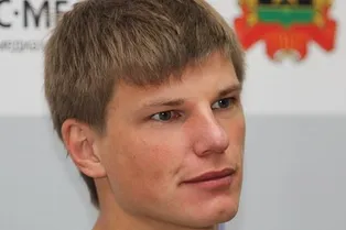 Андрея Аршавина бросила любовница, из-за которой он ушел из семьи Андрея Аршавина бросила любовница, из-за которой он ушел из семьи