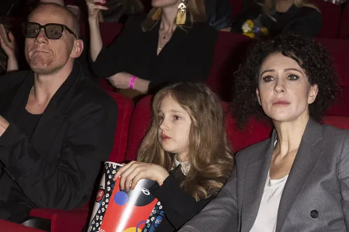 «Одно лицо на двоих»: Юрий Колокольников показал редкое видео с 14-летней дочерью от Ксении Раппопорт «Одно лицо на двоих»: Юрий Колокольников показал редкое видео с 14-летней дочерью от Ксении Раппопорт