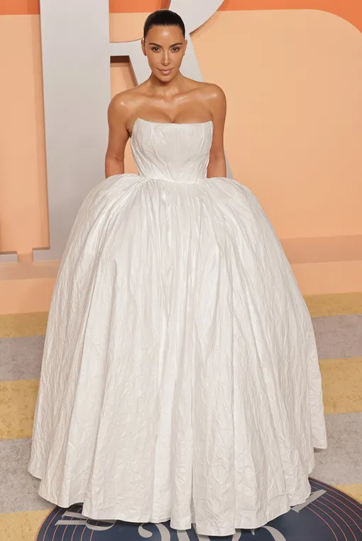 Ким Кардашьян на Vanity Fair Oscar Party