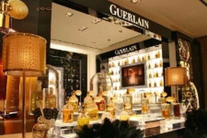 Бутиковый герлен. Корнер герлен. Цум парфюмерия. Guerlain цум. Цум герлен.