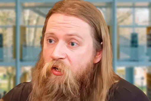Евгений Тепляков ищет «симпатичную секретаршу без семейных обязательств», пока его жена беременна 10-м ребенком Евгений Тепляков ищет «симпатичную секретаршу без семейных обязательств», пока его жена беременна 10-м ребенком