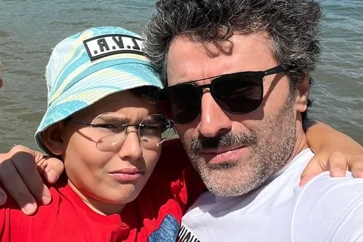 «Хочется его иногда ударить»: бывший муж Анфисы Чеховой рассказал, как воспитывает их сына «Хочется его иногда ударить»: бывший муж Анфисы Чеховой рассказал, как воспитывает их сына