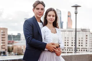 16-летняя звезда «Закрытой школы» бросила «патологически ревнивого» бойфренда 16-летняя звезда «Закрытой школы» бросила «патологически ревнивого» бойфренда