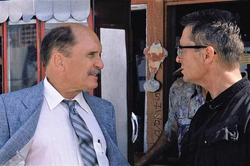 Роберт Дюваль и Майкл Дуглас в картине «С меня хватит»