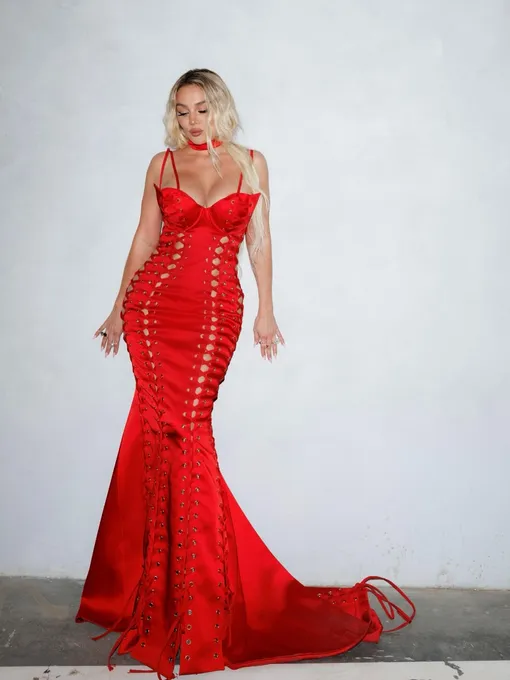 Анна Седокова на премии «Жара»