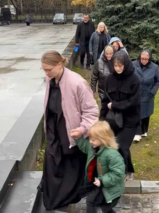 Родные Романа Попова приехали на прощание с ним