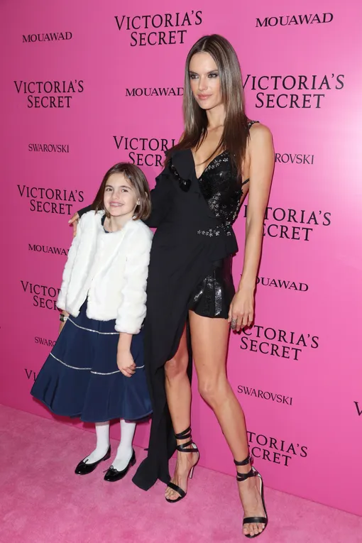 Алессандра Амбросио с дочерью