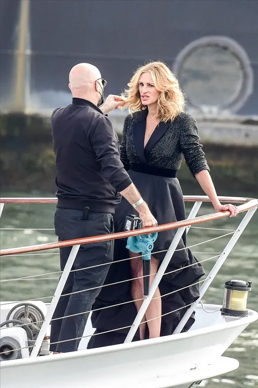 Актриса предстала в пикантном образе