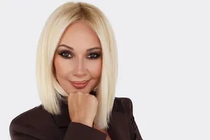 «Сегодня с нами красавица»: Лера Кудрявцева показала всех членов жюри нового сезона шоу «ВИА Суперстар!»