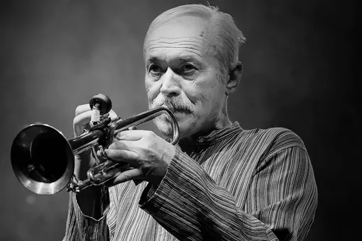 Умер от тяжелой болезни музыкант группы «АукцЫон» Юрий Парфенов