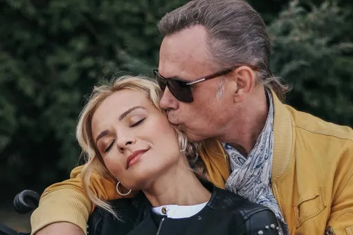 «Микрофон и сцена у него есть»: вдова Владимира Левкина обратилась к поклонникам певца на открытии его памятника «Микрофон и сцена у него есть»: вдова Владимира Левкина обратилась к поклонникам певца на открытии его памятника