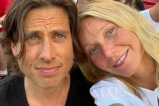 Гвинет Пэлтроу в прозрачном топе без бюстгальтера с мужем на курорте поймали папарацци Гвинет Пэлтроу в прозрачном топе без бюстгальтера с мужем на курорте поймали папарацци