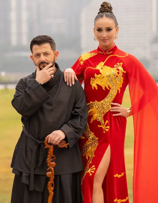 Ведущие шоу «Cокровища императора» Михаил Галустян и Ольга Бузова