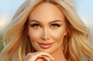 Секси-наряд и отсутствие белья: Виктория Лопырева чувственно позировала на яхте Секси-наряд и отсутствие белья: Виктория Лопырева чувственно позировала на яхте