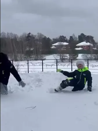 Нажми и смотри