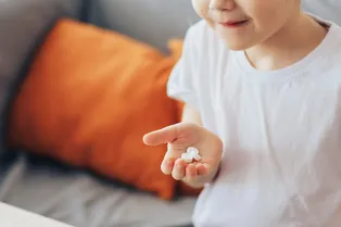 Не только взрослые: откуда берутся дети с ВИЧ